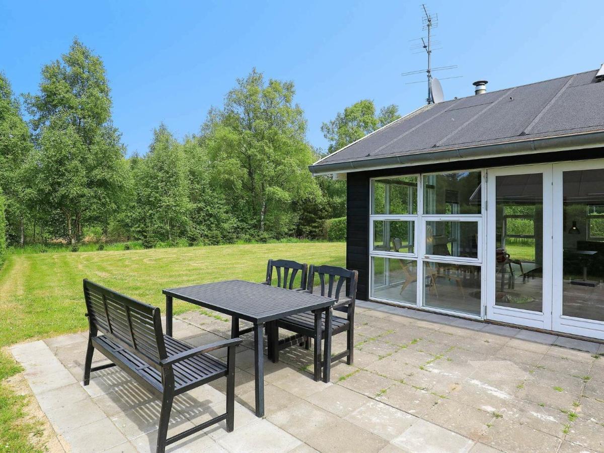8 Person Holiday Home In Hals エクステリア 写真